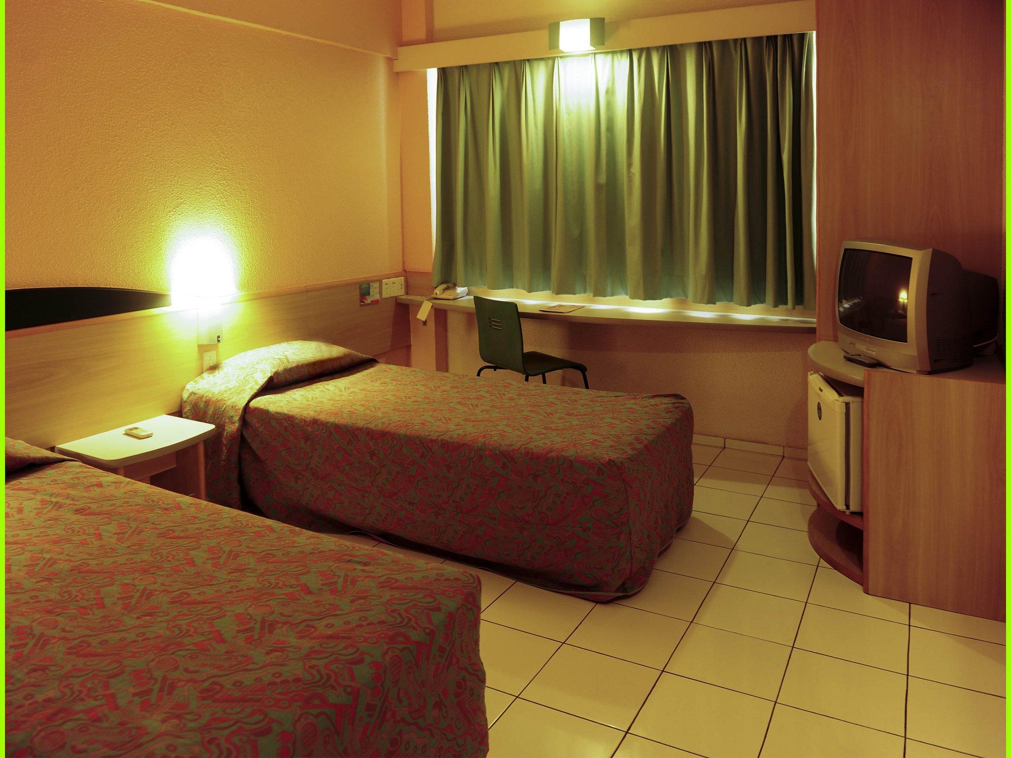 Отель Ibis Терезина Экстерьер фото